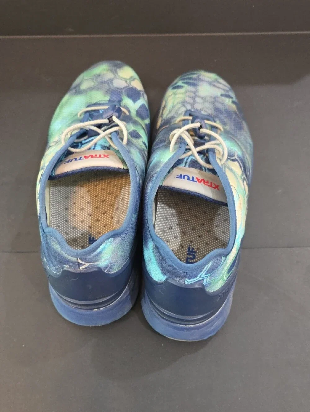 Blue-Green Men's Patterned Lace-Lock Athletic Sneakers Size 10.5